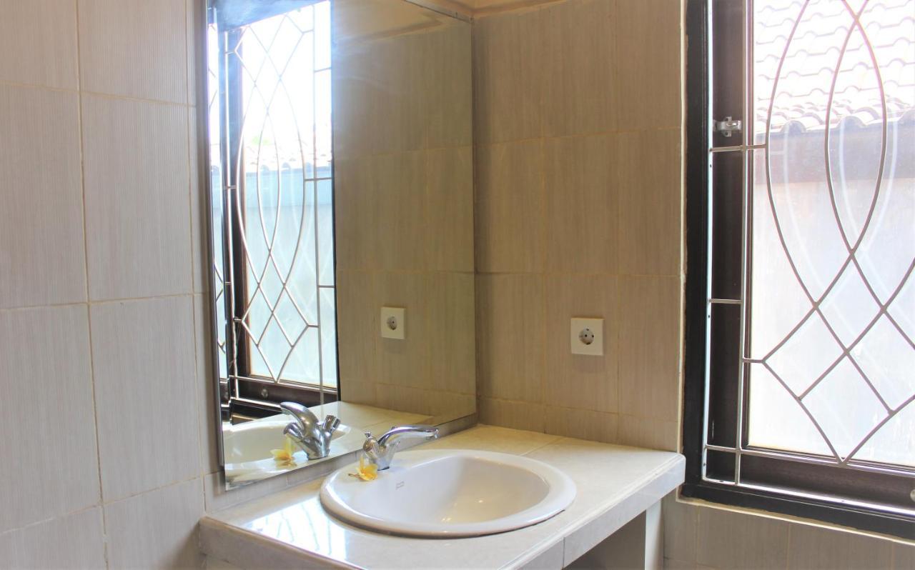 Silvy Guesthouse Canggu Buitenkant foto